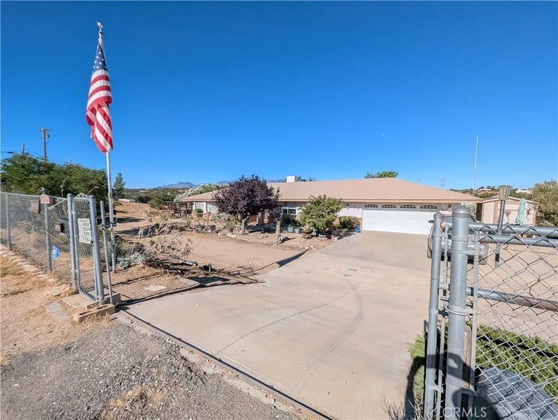 8838 Lilac Road
