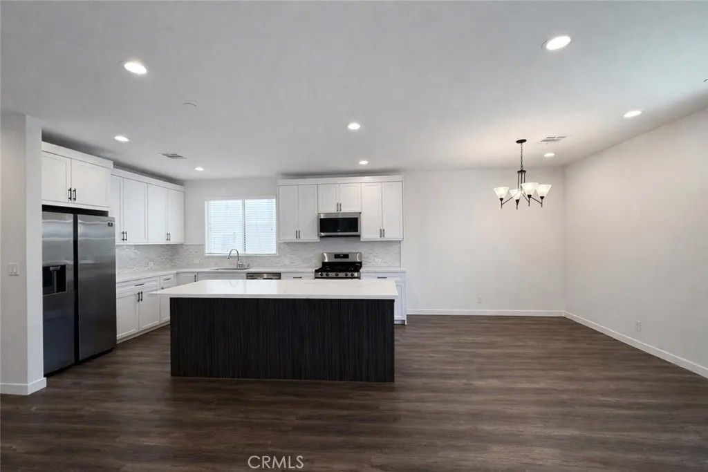 Photo of 7105 N Dylan Court, Reseda, CA 91335 (MLS # SR26061319)