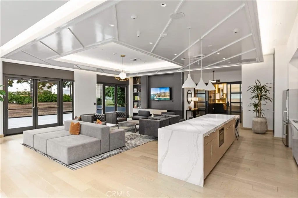 Photo of 400 S Broadway #1607, Los Angeles, CA 90013 (MLS # AR26182310)