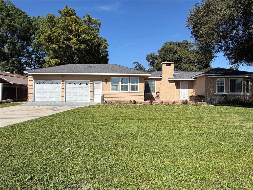 Photo of 901 El Dorado St, Monrovia, CA 91016 (MLS # WS26043240)