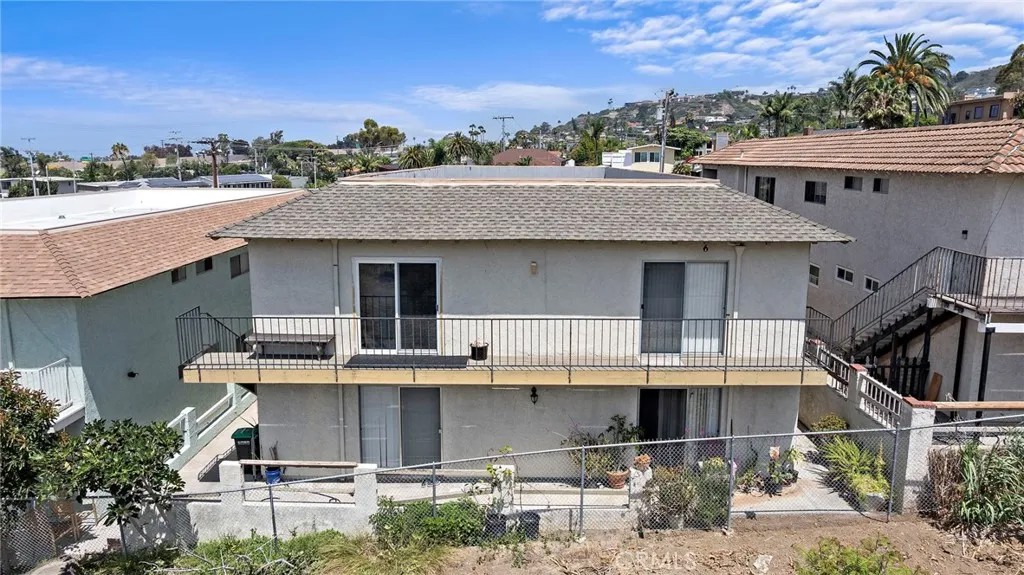 106 E Avenida San Gabriel