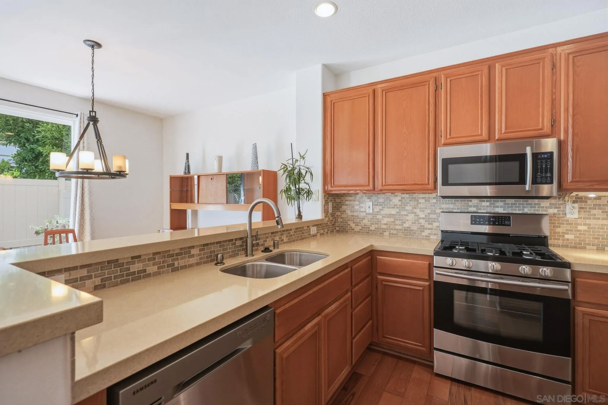 9615 W Canyon 4