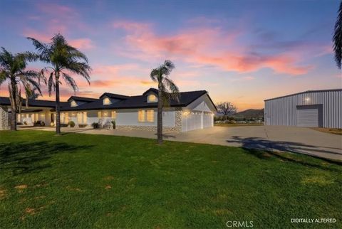 30100 Maxine Menifee CA 92584