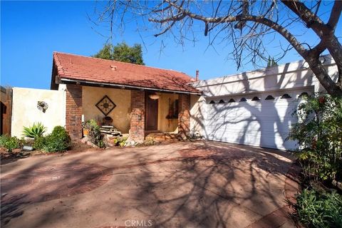 Photo of 23545 Via Decano, Valencia, CA 91355 (MLS # SR26019830)