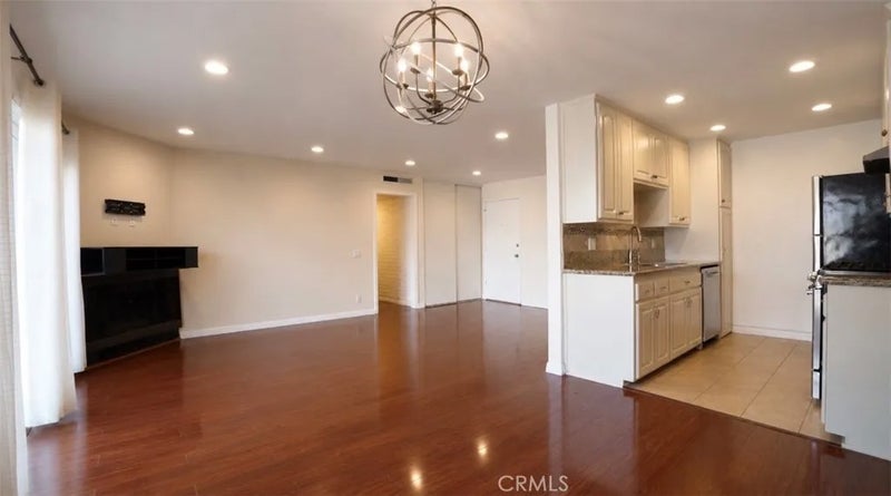 601 E Orange Grove 103