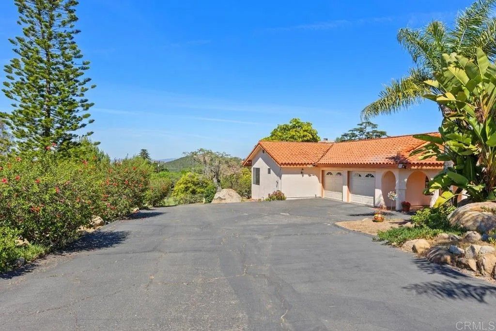 Photo of 2394 Vista Grande Ter, Vista, CA 92084 (MLS # NDP2602576)