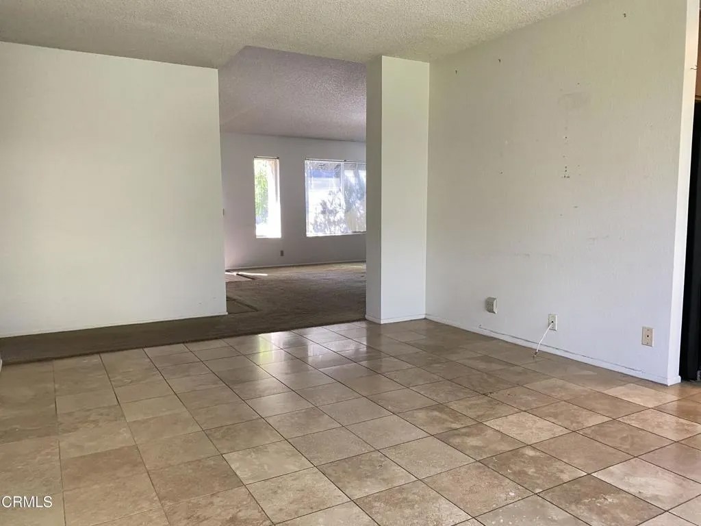 6275 Calle Bodega