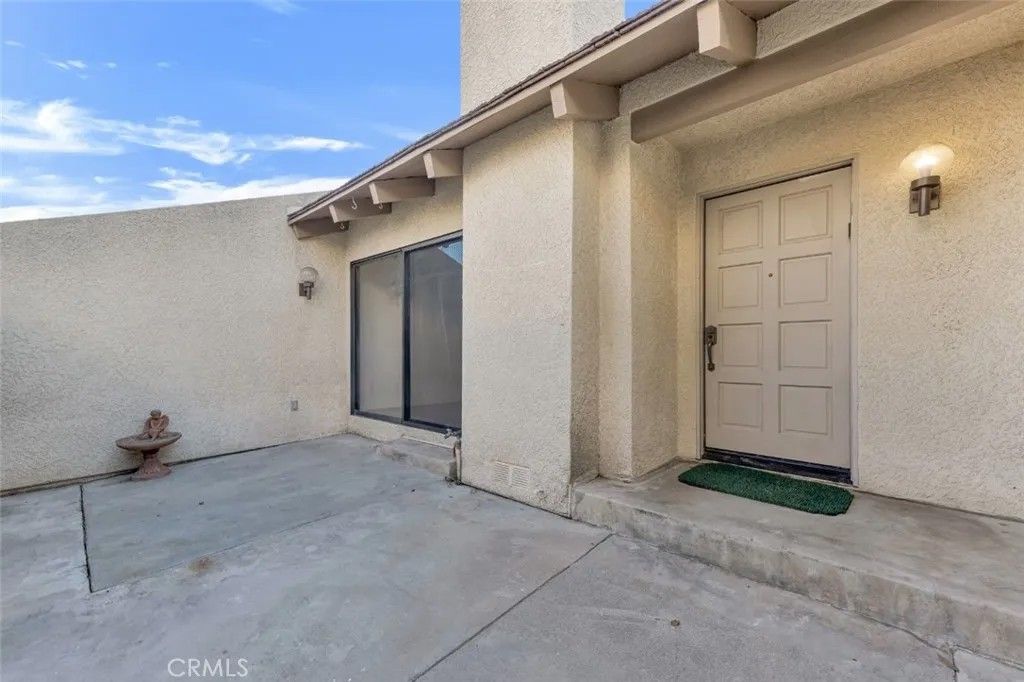 Photo of 18423 Collins Street #A, Tarzana, CA 91356 (MLS # SR25277643)