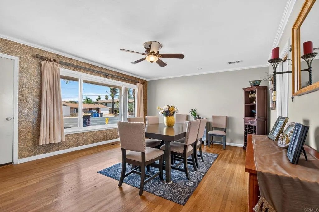 1045 S Magnolia