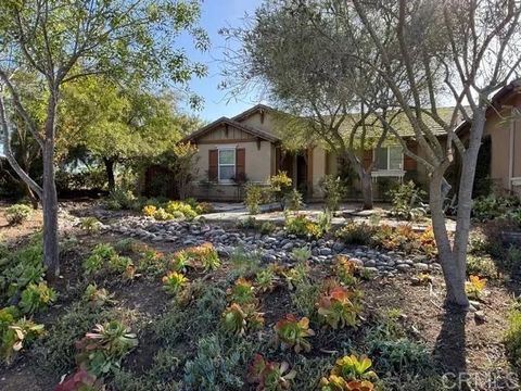 Photo of 352 Tom McGuinness Jr Circle, Fallbrook, CA 92028 (MLS # NDP2603984)
