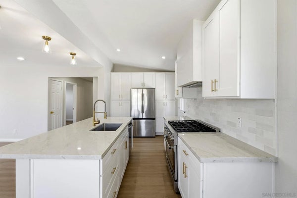 6228 CALLE PAVANA, SAN DIEGO, CA 92139 - Image 95d932eb2d677545f0cdcae4f3f2abef/2529780685