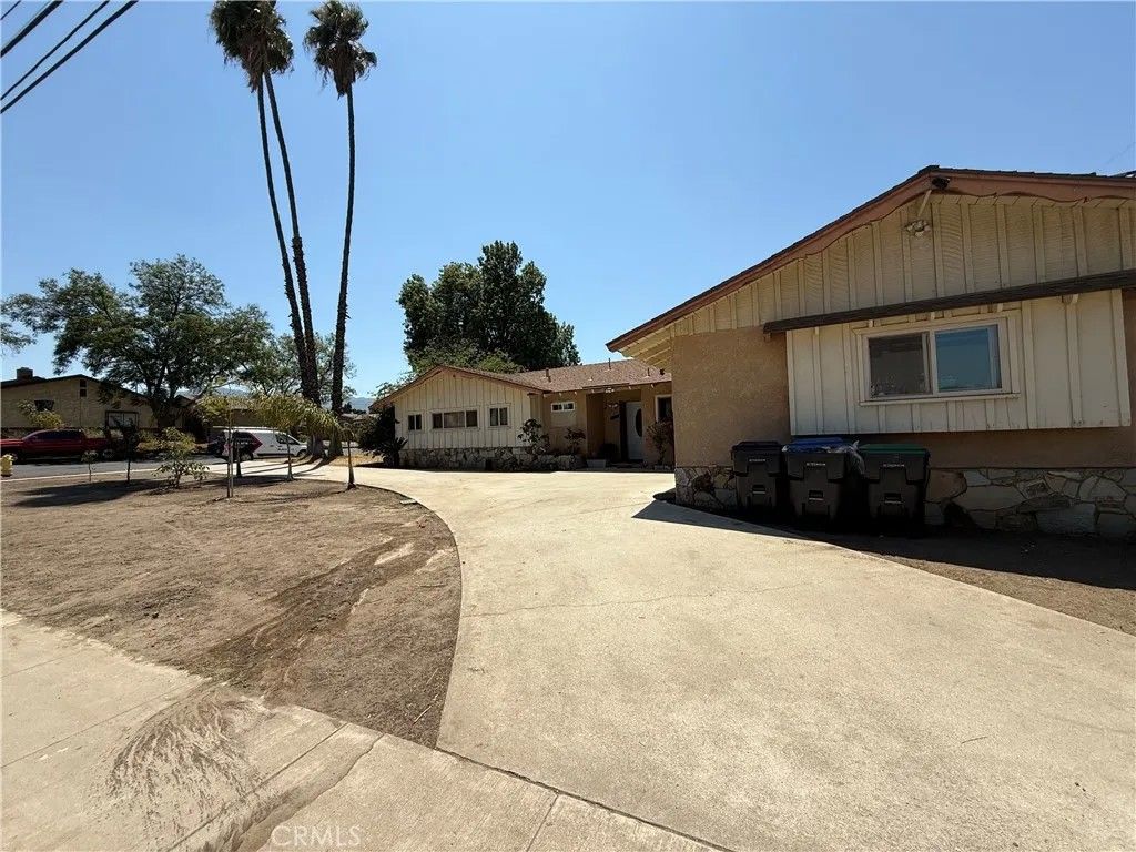 Photo of 1710 Garretson Avenue, Corona, CA 92879 (MLS # PW25164252)