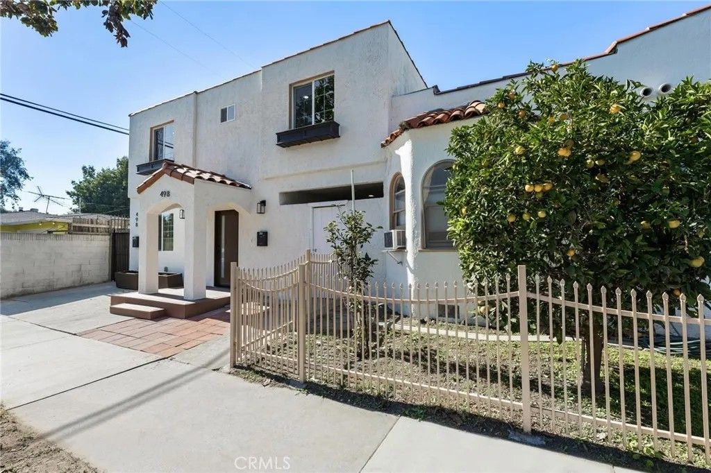 Photo of 498 E E 52nd, Long Beach, CA 90805 (MLS # PW26013210)