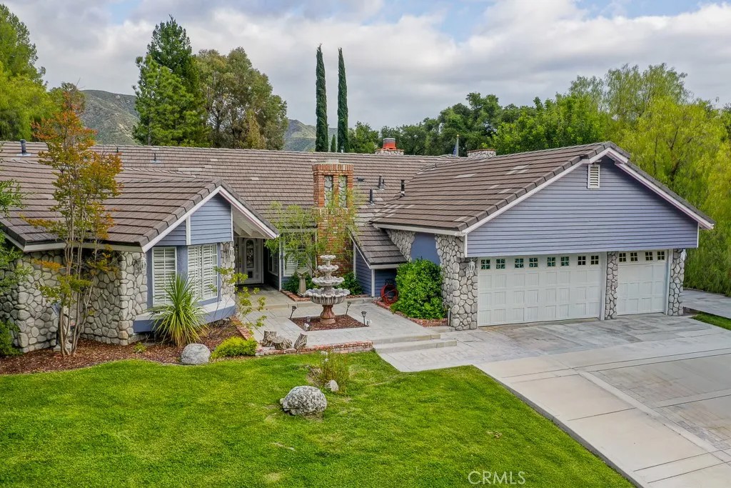 15657 Live Oak Springs Canyon