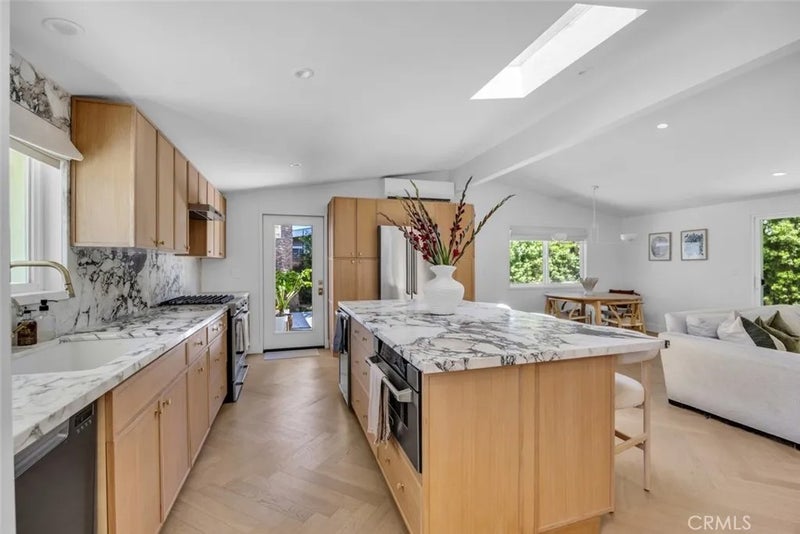 268 E Bay
