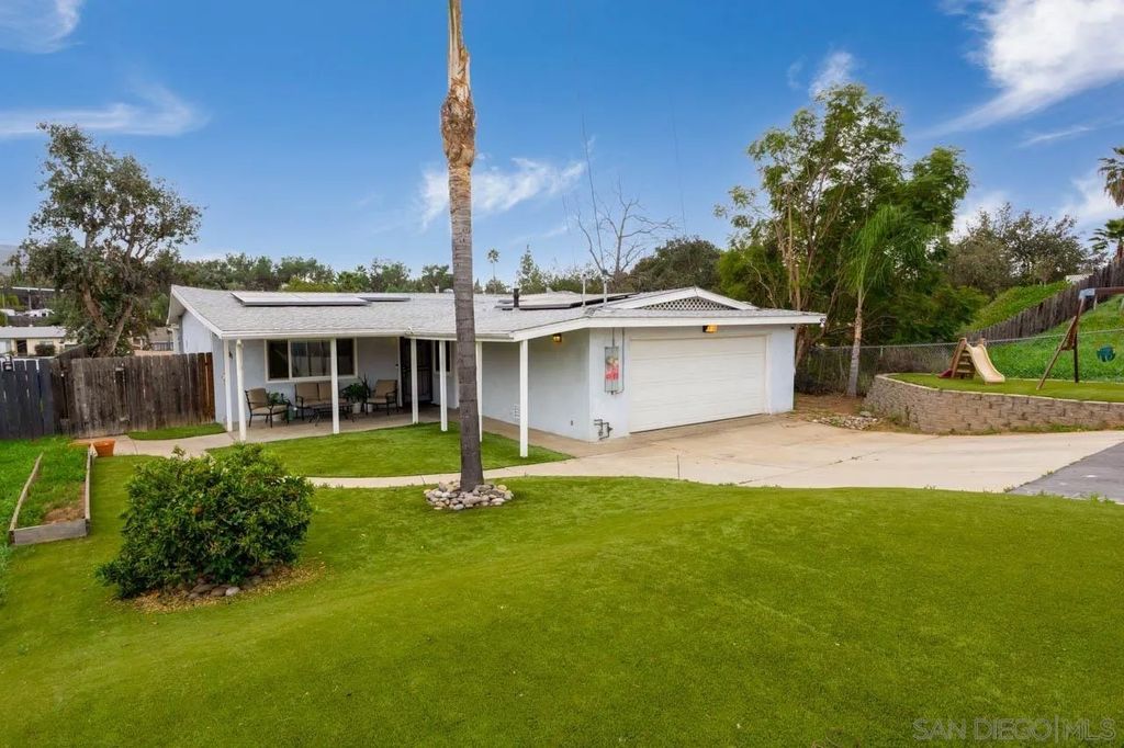 Photo of 13403 Bubbling Ln, Lakeside, CA 92040 (MLS # 260003459)