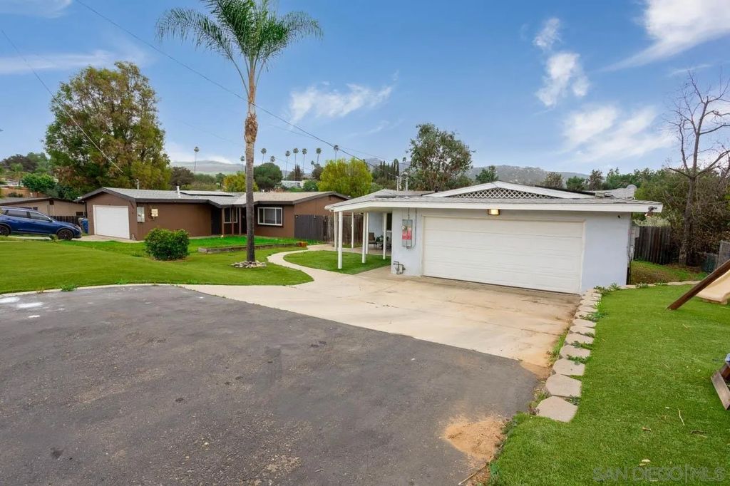 Photo of 13403 Bubbling Ln, Lakeside, CA 92040 (MLS # 260003459)