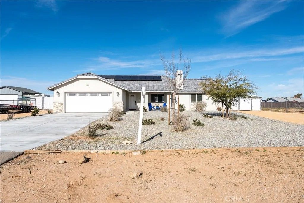 Photo of 21044 Wisteria St, Apple Valley, CA 92308 (MLS # DW26013060)