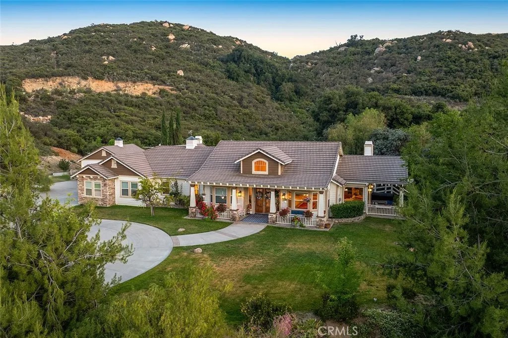 41275 Hacienda Drive