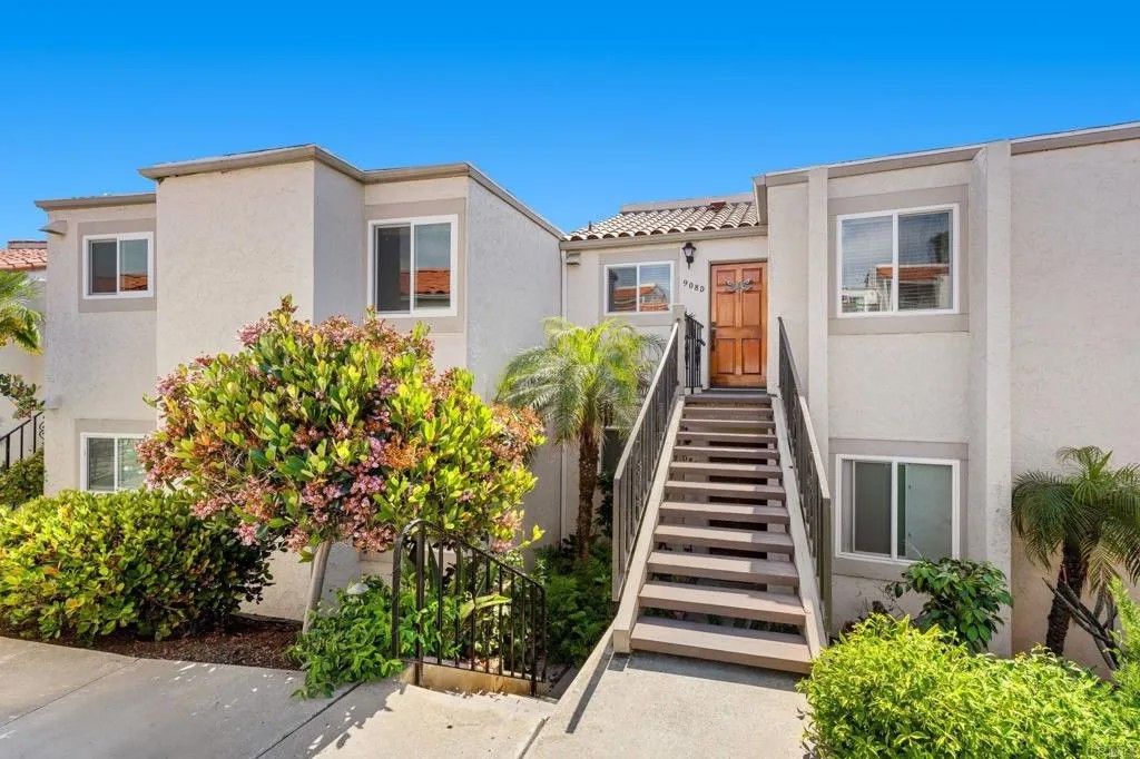 Photo of 908 Caminito Madrigal #D, Carlsbad, CA 92011 (MLS # NDP2510546)