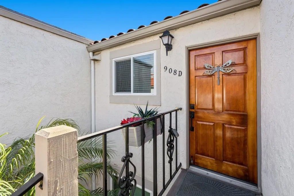 Photo of 908 Caminito Madrigal #D, Carlsbad, CA 92011 (MLS # NDP2510546)