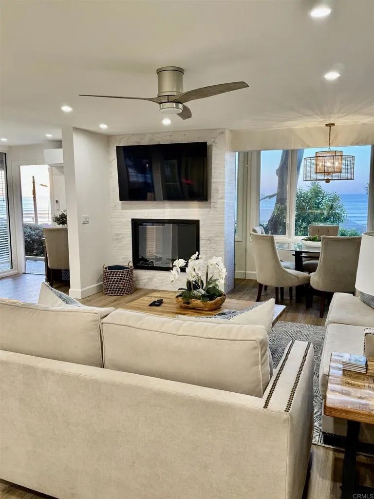 1562 Camino Del Mar 444