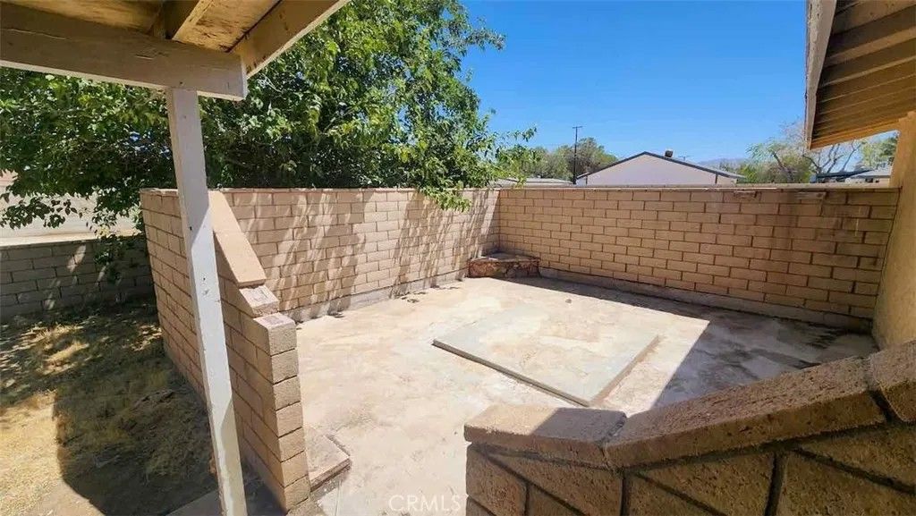 Photo of 22330 Miramot Road, Apple Valley, CA 92308 (MLS # IV26026077)