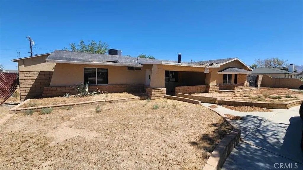 Photo of 22330 Miramot Road, Apple Valley, CA 92308 (MLS # IV26026077)