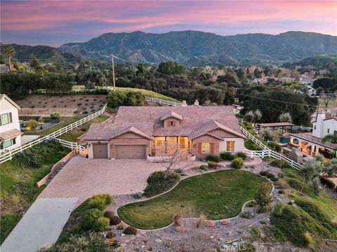 Photo of 15930 Mandalay Road, Canyon Country, CA 91387 (MLS # SR26024885)