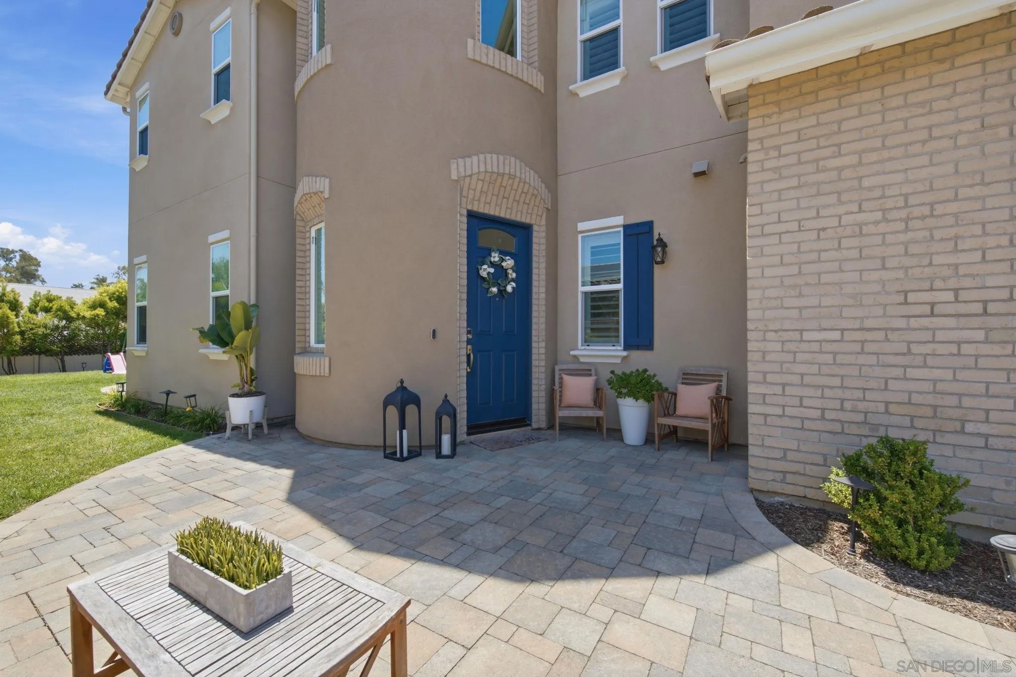 716 Thorntree Ct