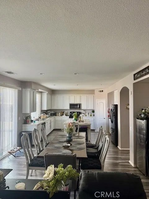 2751 Azalea Avenue