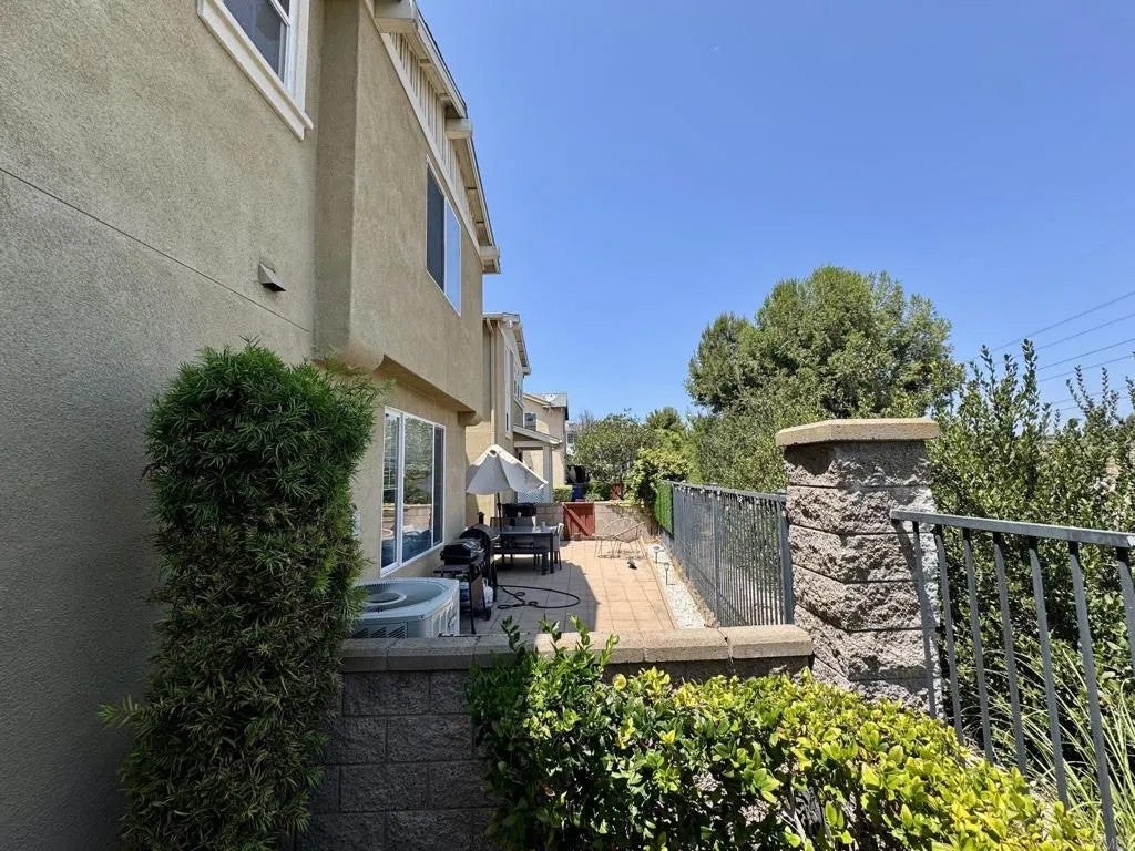 2296 EASY STROLL Lane