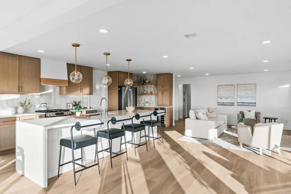 942 Monterey Court