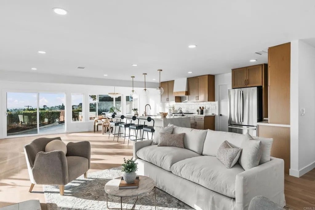 942 Monterey Court