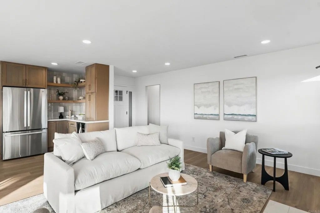 942 Monterey Court