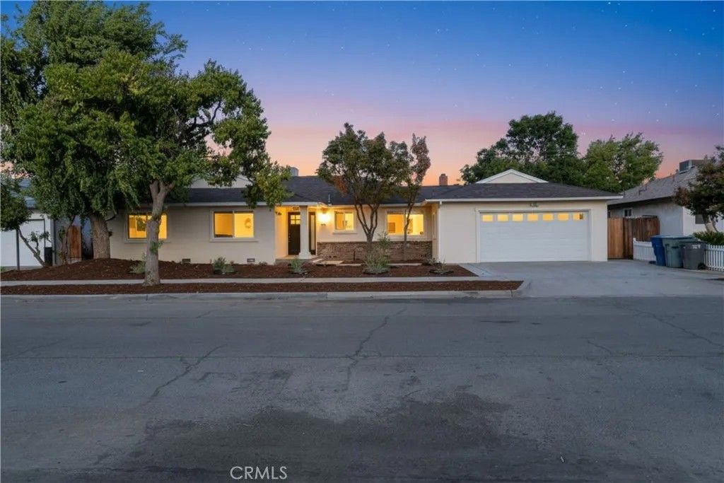 Photo of 5676 N Callisch Ave, Fresno, CA 93710 (MLS # CV25273317)