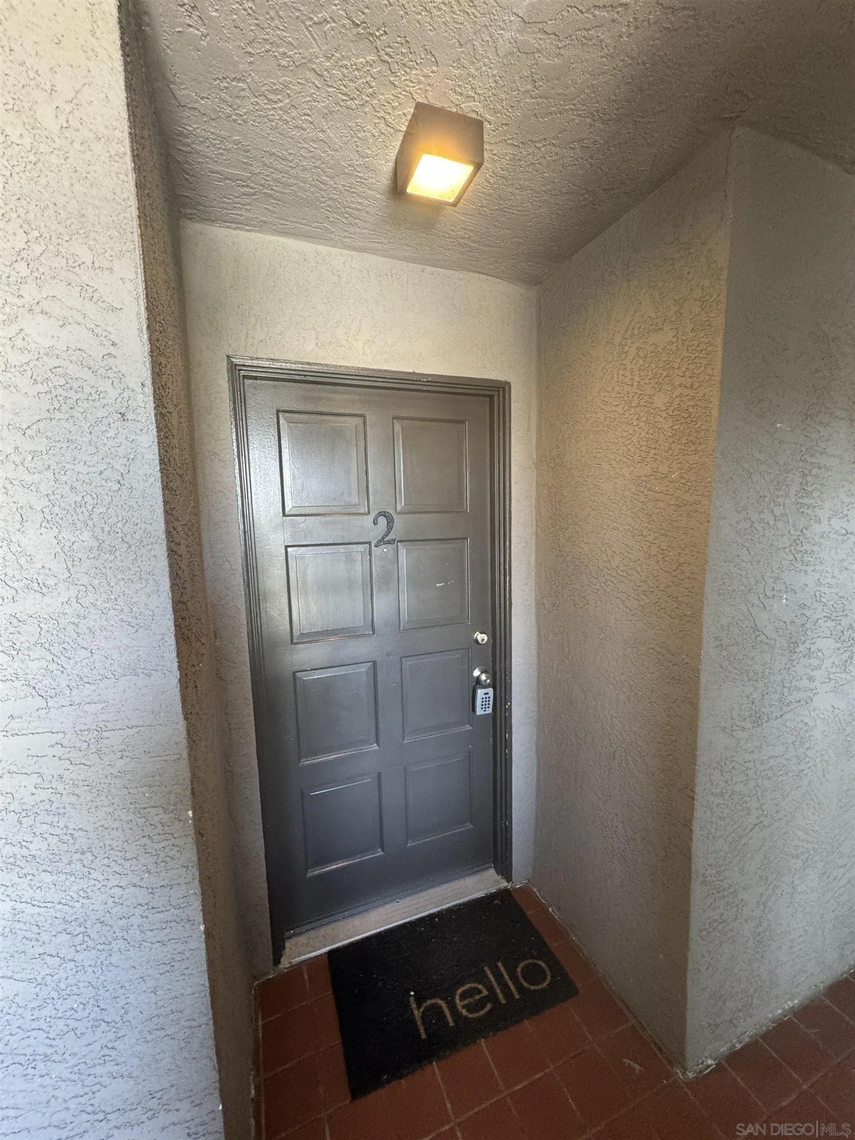 4933 Voltaire St 2