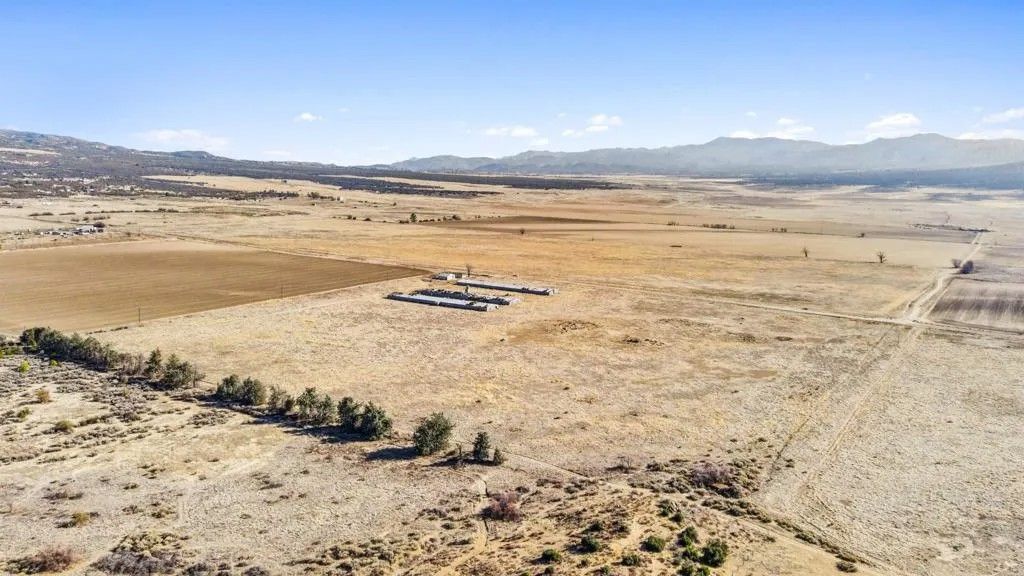 Photo of 57150 Johnson Rd, Anza, CA 92539 (MLS # NDP2600617)