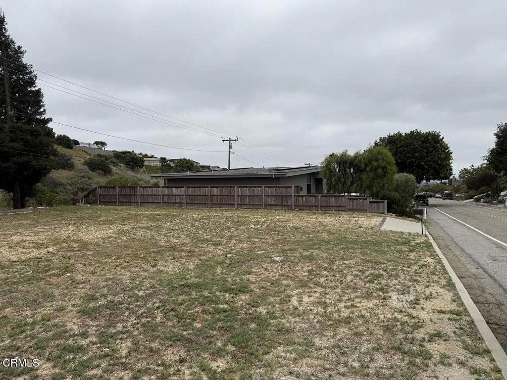 Photo of 832 Colina, Ventura, CA 93003 (MLS # V1-36385)