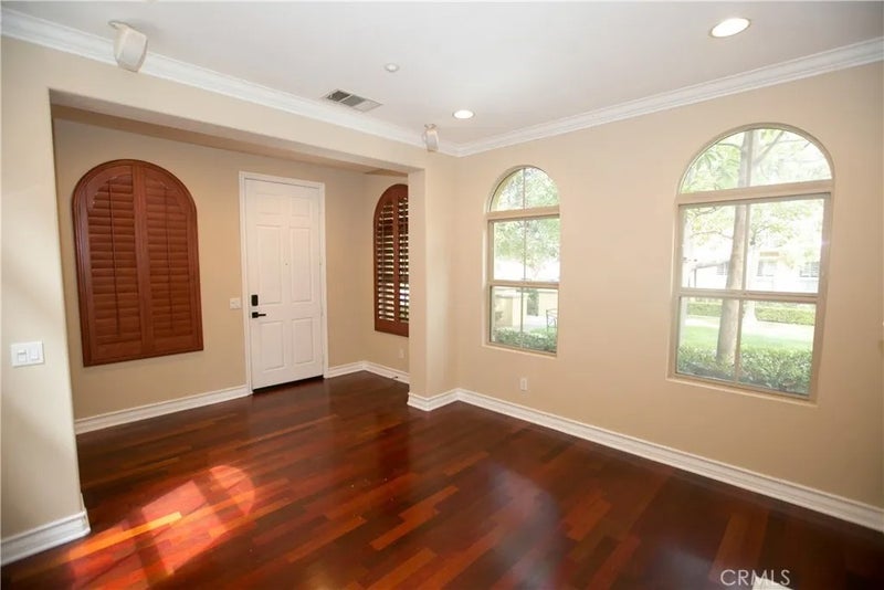 129 Chantilly