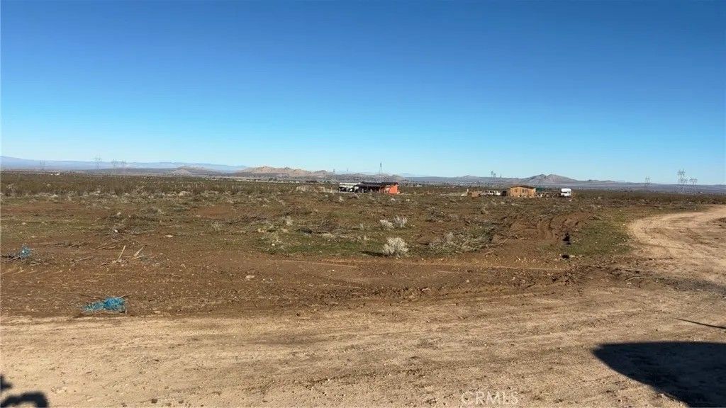 Photo of 172 W Avenue U, Palmdale, CA 93551 (MLS # SR25281733)