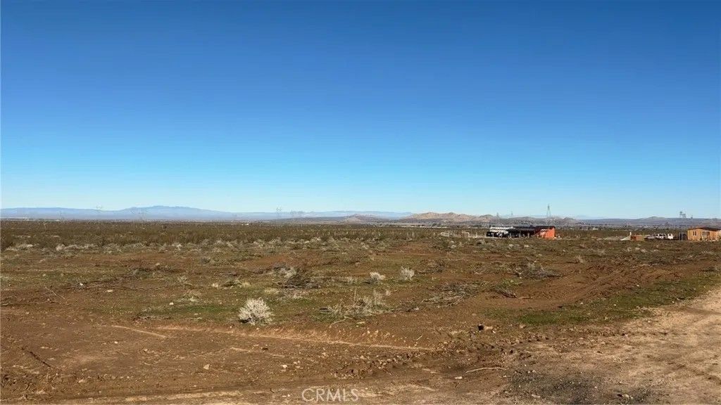 Photo of 172 W Avenue U, Palmdale, CA 93551 (MLS # SR25281733)