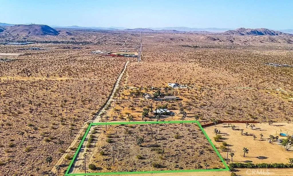 Photo of 7645 La Contenta, Joshua Tree, CA 92252 (MLS # JT26008335)