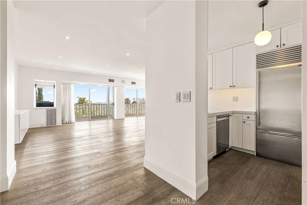 999 N Doheny 310