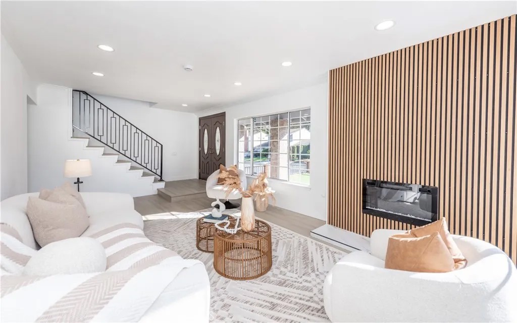 2609 Greenleaf