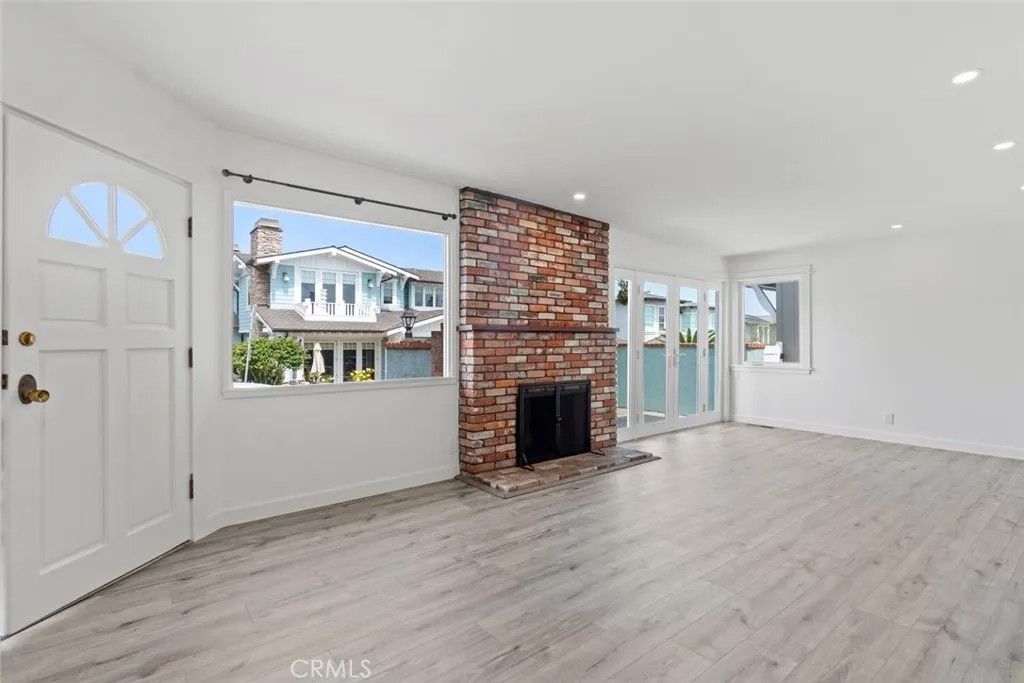 Photo of 510 24th Street, Manhattan Beach, CA 90266 (MLS # SB25242977)