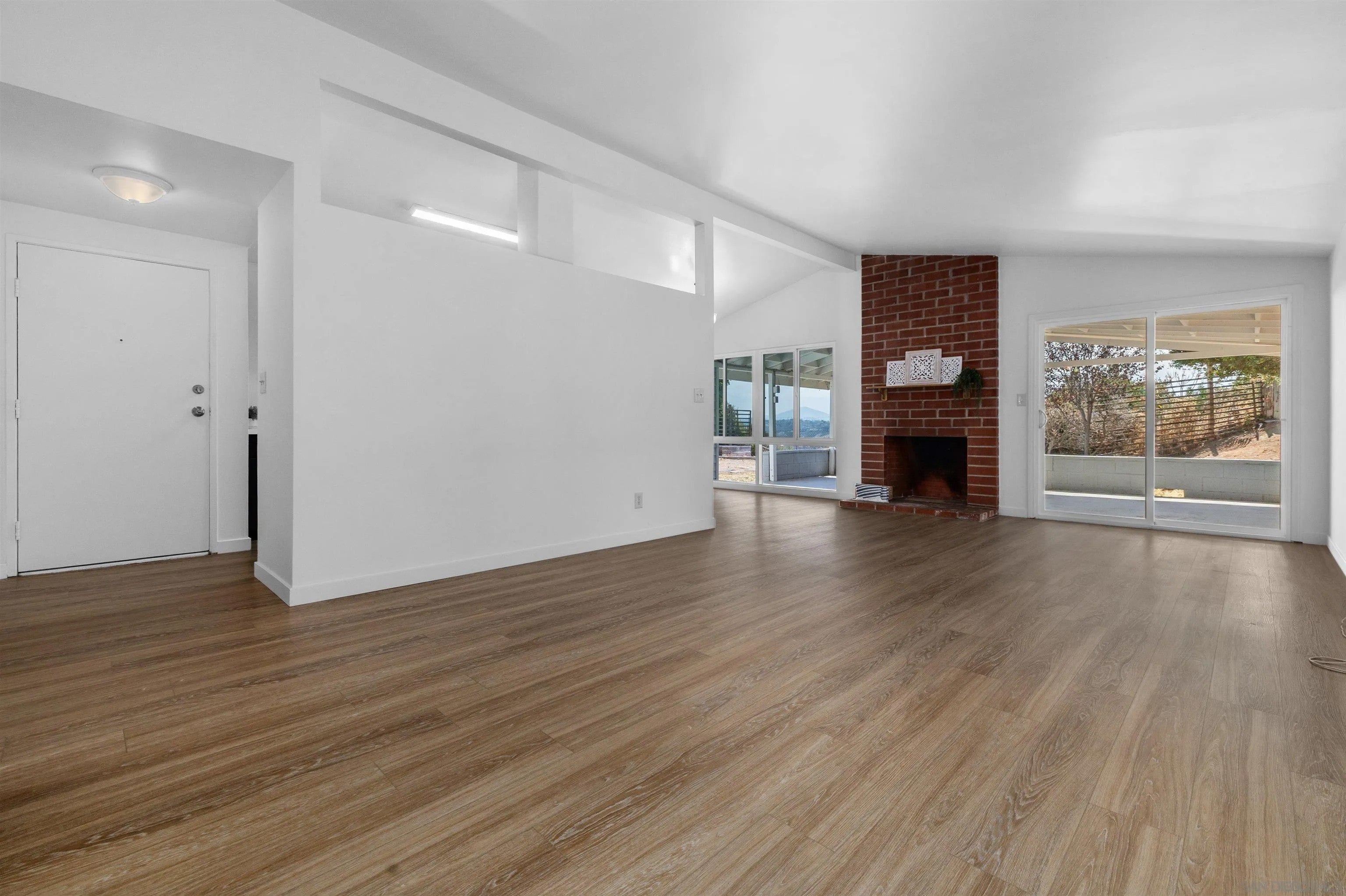 9563 Larrabee Ave.