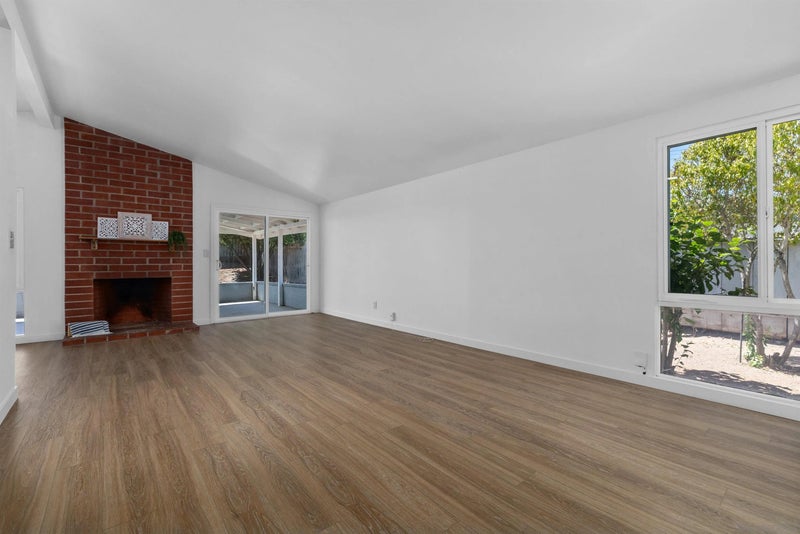 9563 Larrabee Ave.