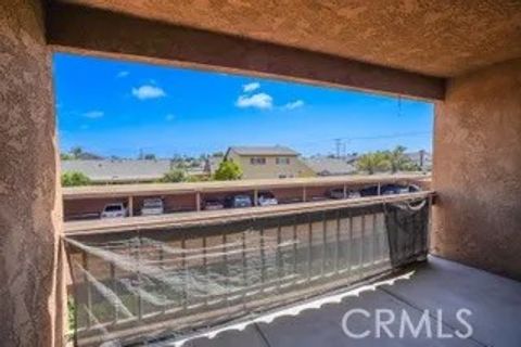 Tiny photo for 6600 Warner Ave, Huntington Beach, CA 92647 (MLS # CV26012497)