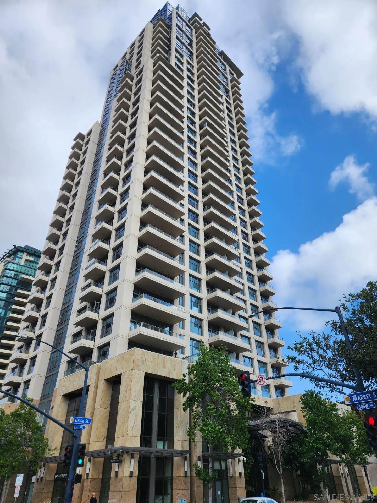 550 Front St. 1706